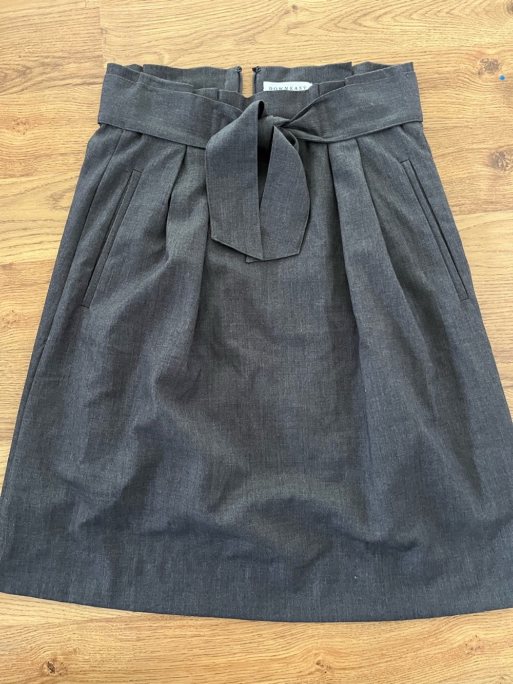 Down East skirt - grey size small with pockets!